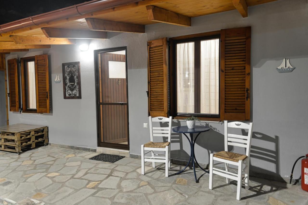 Waterfront Studio Nea Iraklitsa Apartment Exterior photo